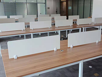 購買辦公桌必須留意些什么?辦公桌的價(jià)錢是多少?